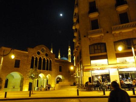 Beyrouth by night, eglise devant mosquee